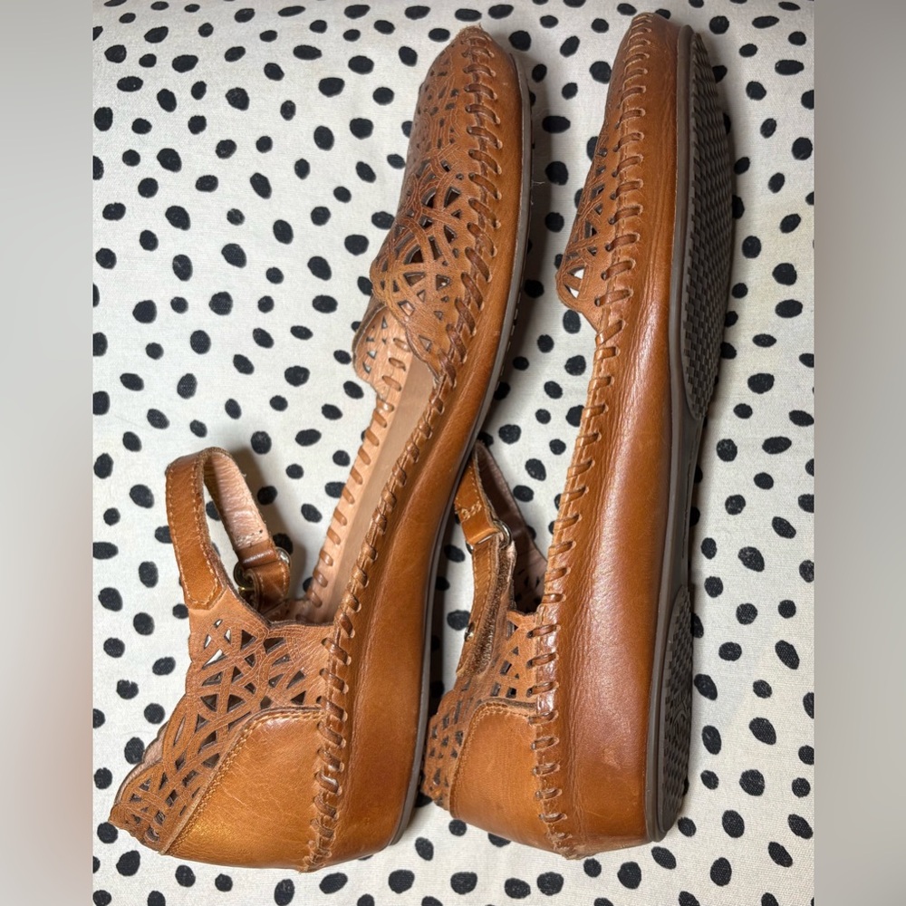 Pikolinos, the Puerto Vallarta Perforated Leather Mary Jane Flats size 40 - Picture 6 of 12